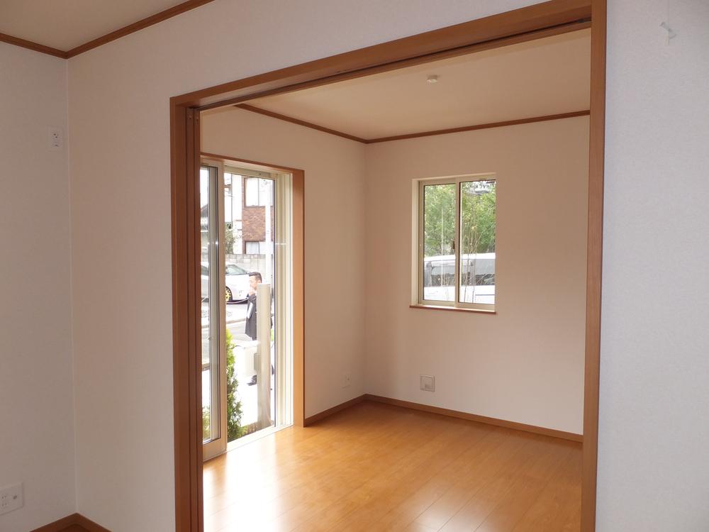 Non-living room. Local (11 May 2013) Shooting