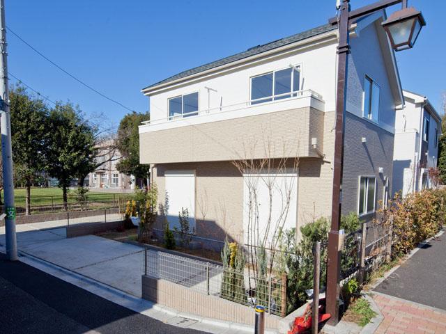 Local appearance photo. Local (12 May 2013) Shooting