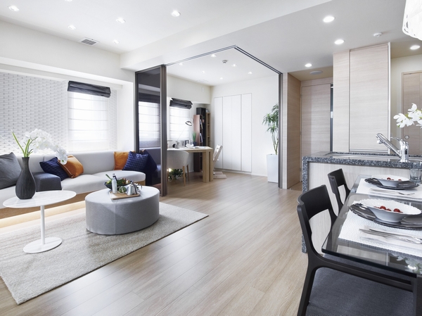 living ・ dining ・ Kitchen overlooking the Western-style than (at the time of Western-style sliding door open)