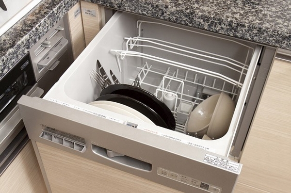 Other.  [Dishwasher] Support the cleaning up of the meal. Hand washing is also in the running cost reduction, such as water rates compared to the (amenities of the web is model room D-type concept room ※ I was taken a) ※ The concept room convenience of the (occupied area 56.94 sq m) is of the apartment gallery shape, Actual and different from the standard plan the (D type) in what was floor plan change