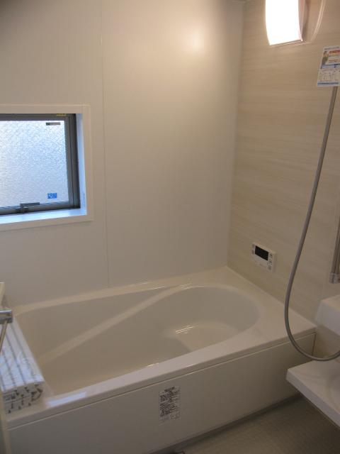 Bathroom. Indoor (12 May 2013) Shooting