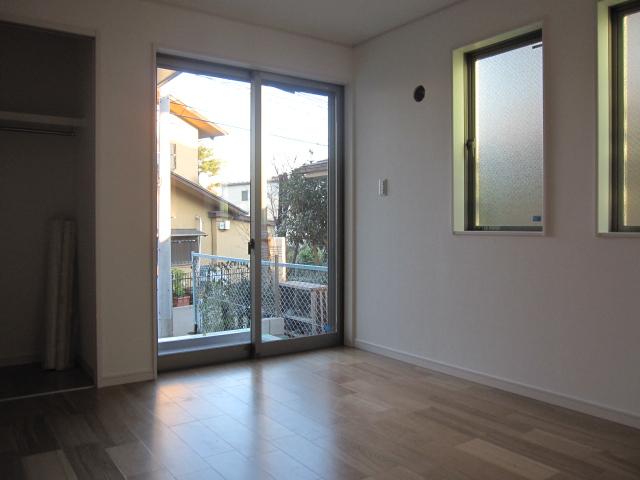 Non-living room. Indoor (12 May 2013) Shooting