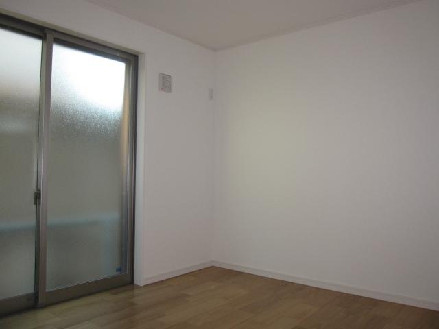 Non-living room. Indoor (12 May 2013) Shooting