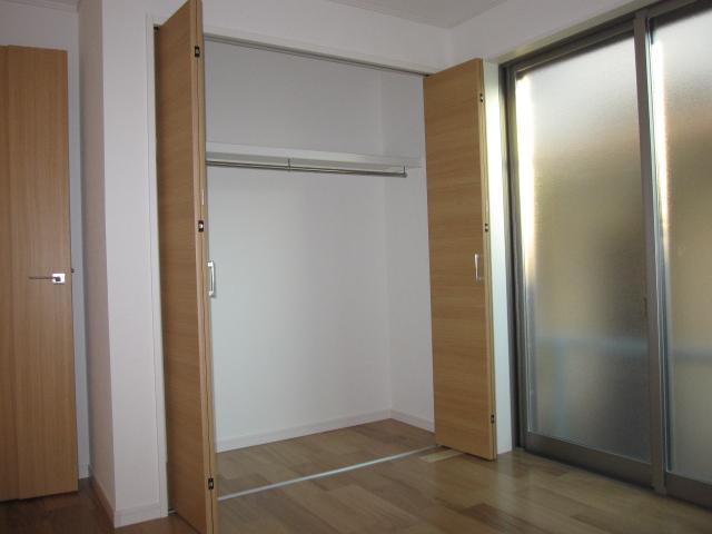 Non-living room. Indoor (12 May 2013) Shooting