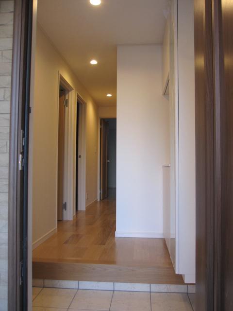 Entrance. Local (12 May 2013) Shooting