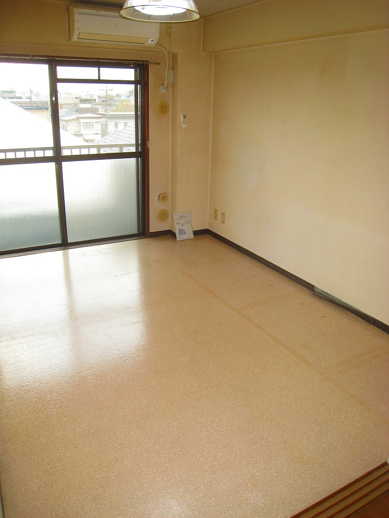 Other room space. 6 Pledge Western-style