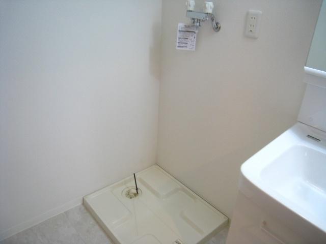Other. Indoor Laundry Storage