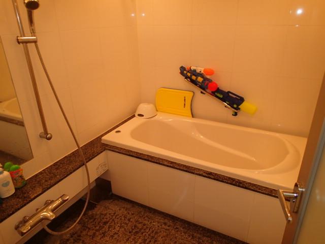 Bathroom. Indoor (11 May 2013) Shooting