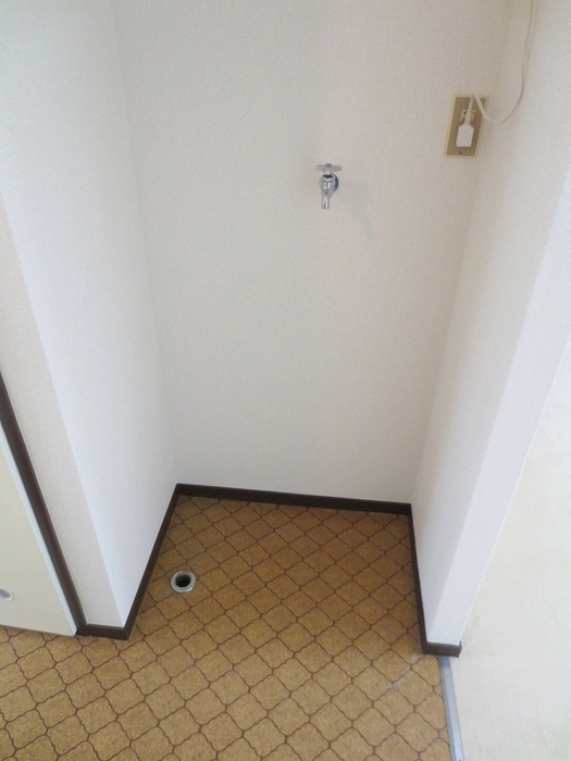 Other Equipment. There yard indoor washing machine.