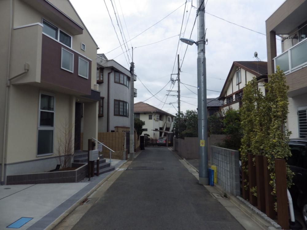 Local photos, including front road. Local (12 May 2013) Shooting