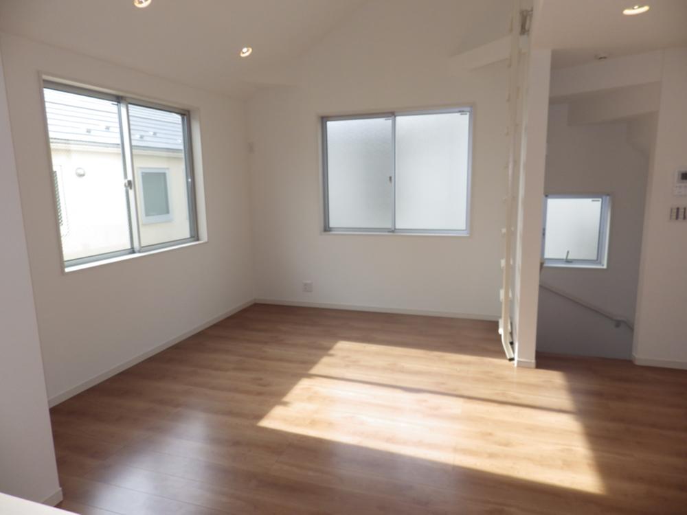 Living. Indoor (12 May 2013) Shooting