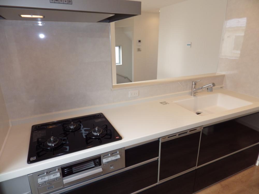 Kitchen. Indoor (12 May 2013) Shooting