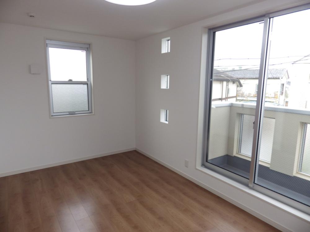 Non-living room. Indoor (12 May 2013) Shooting