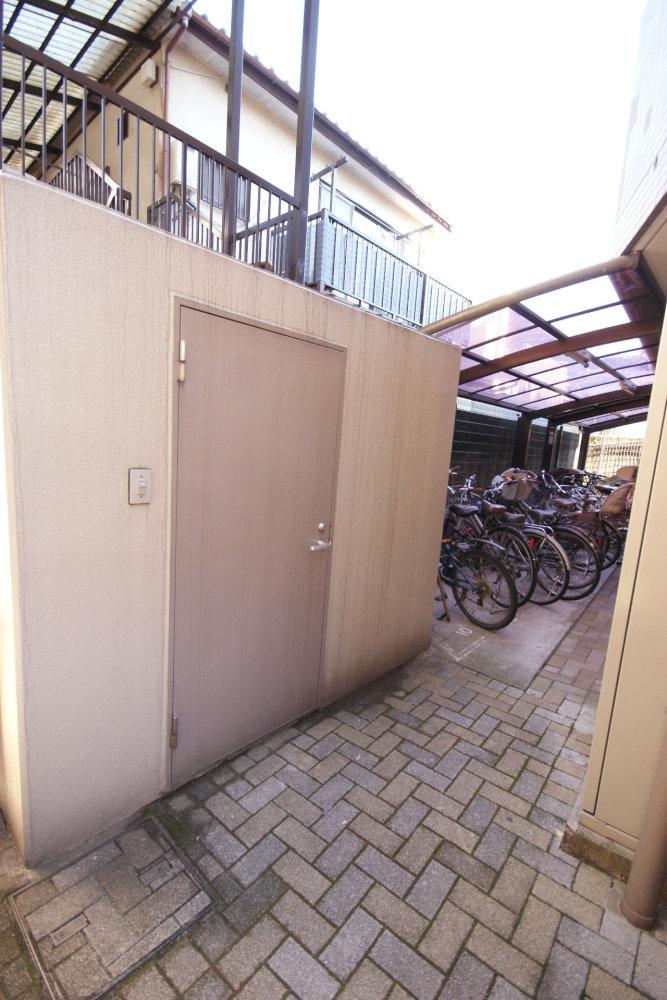 Other common areas. Will waste storage be discarded at any time 24 hours.