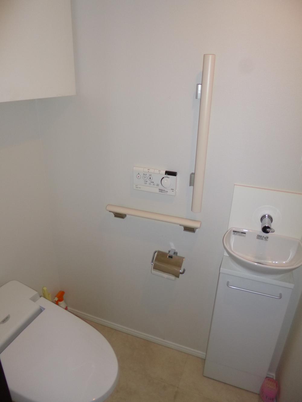 Toilet. Indoor (September 2013) Shooting