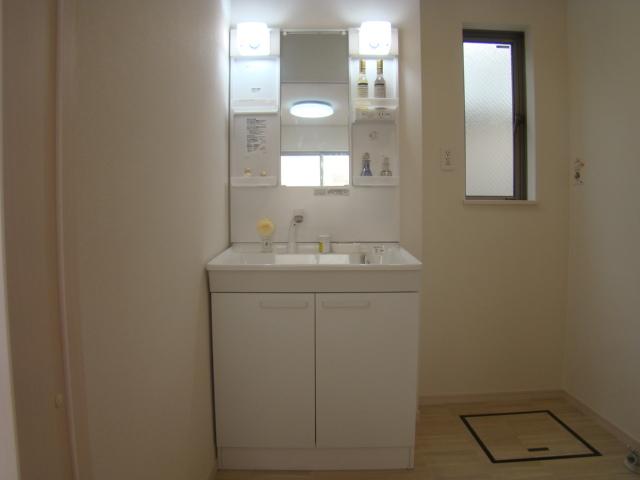 Same specifications photos (Other introspection). Same specifications