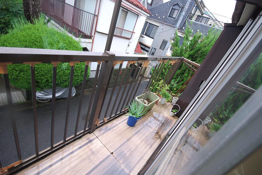 View photos from the local. It is also a good positive per in a quiet residential area