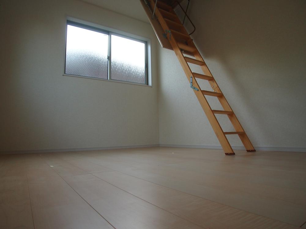 Non-living room. Indoor (12 May 2013) Shooting