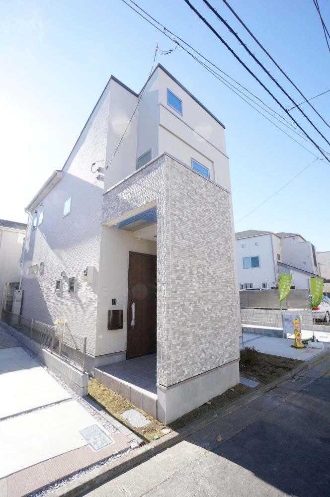 Local appearance photo. Local appearance is a picture. You will find good if the tour. 