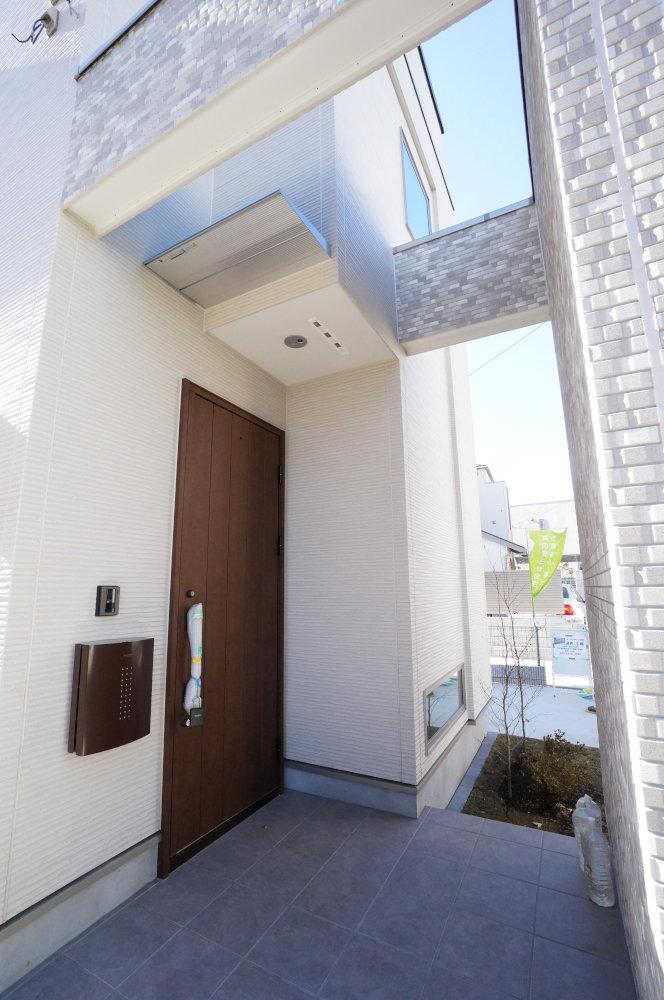 Entrance. Stylish entrance space. 