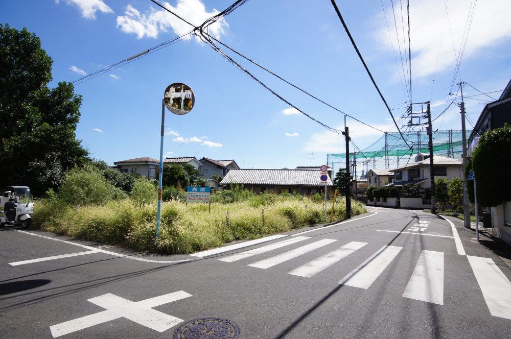 Local photos, including front road. It has taken the local from the north side of the excessive.