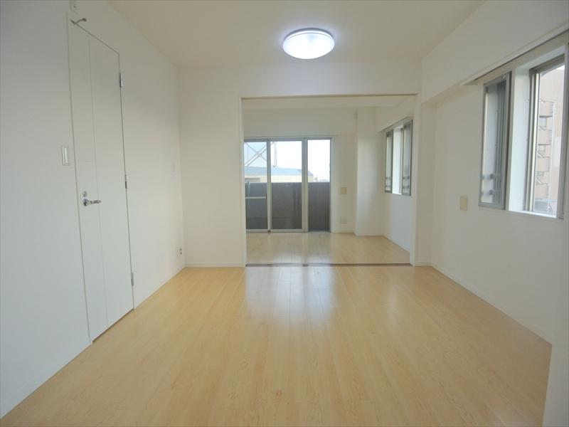 Living. Local (11 May 2013) Shooting