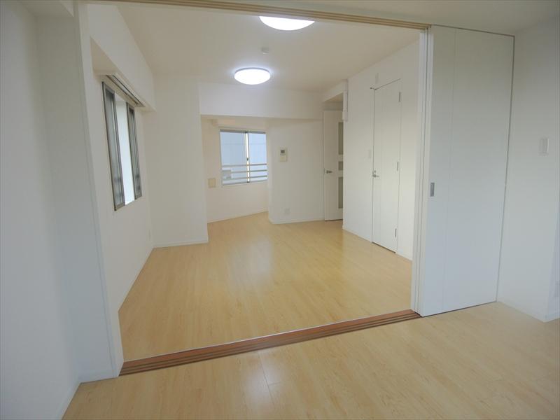 Living. Local (11 May 2013) Shooting