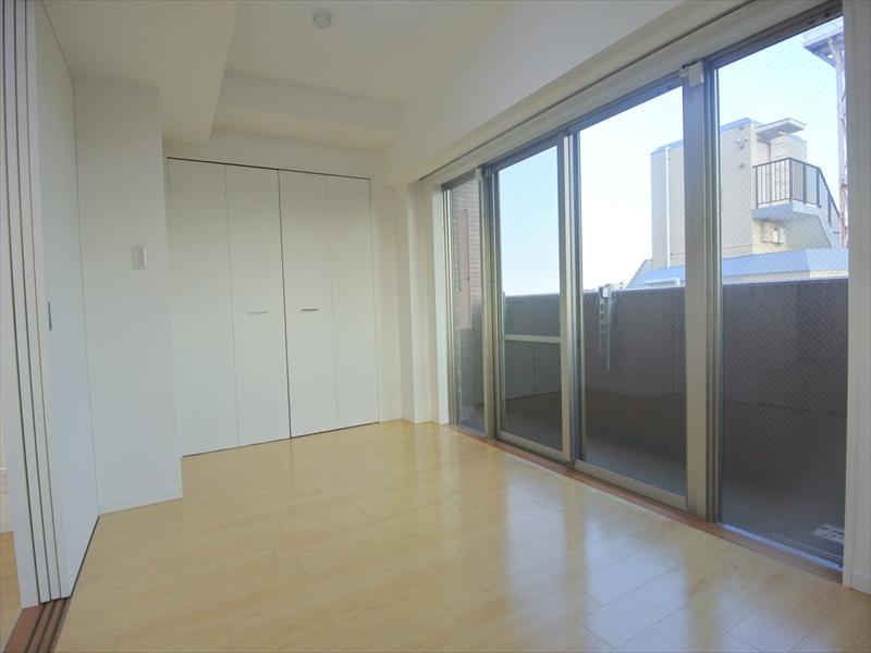 Non-living room. Local (11 May 2013) Shooting