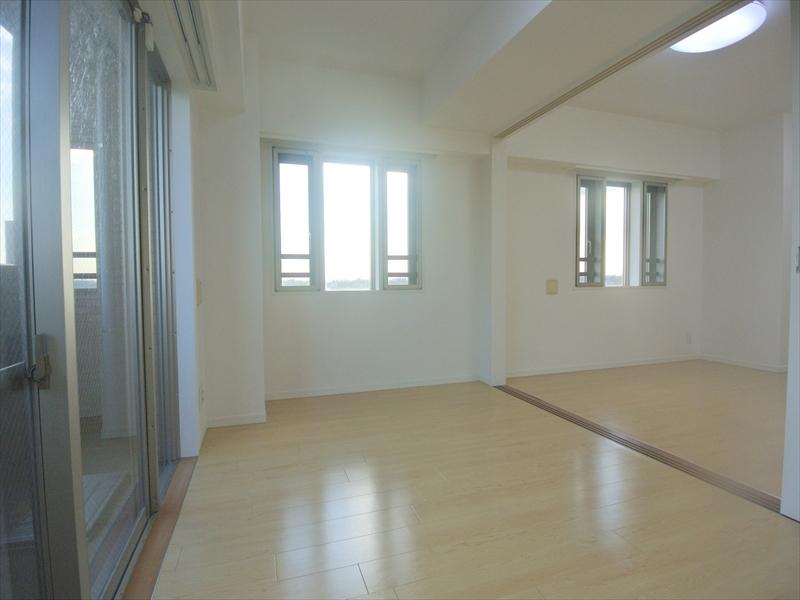 Non-living room. Local (11 May 2013) Shooting