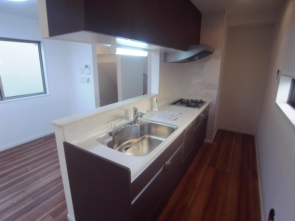 Kitchen. Indoor (11 May 2013) Shooting