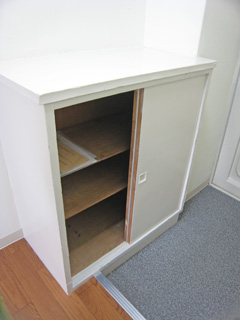 Entrance. It is a photograph of the 609 in Room.