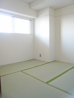 Other room space. It is a photograph of the 609 in Room.