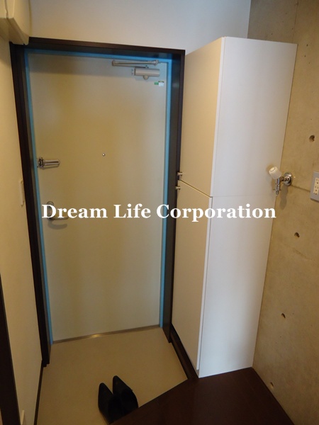 Entrance.  ※ In fact the we use the photos in the same building may be different.