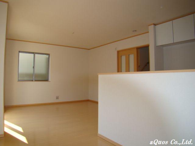 Same specifications photos (living). Same specifications