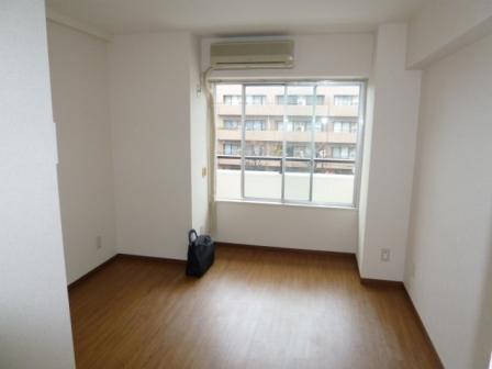 Living and room. Western-style (1)