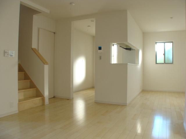 Same specifications photos (living)