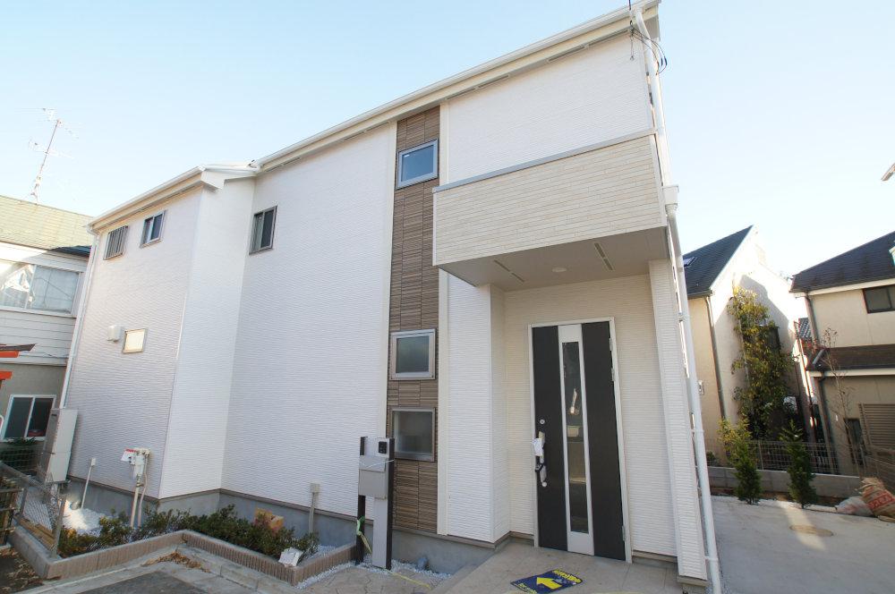 Local appearance photo. Suginami Shimo Igusa 2-chome, Seibu Shinjuku Line is "Shimo Igusa" Station 8-minute walk of the new construction door. Zenshitsuminami facing large 4LDK, Guests have been Japanese-style room in the living room is glad floor plan for your home to be're in with a sudden visitor and your parents. 