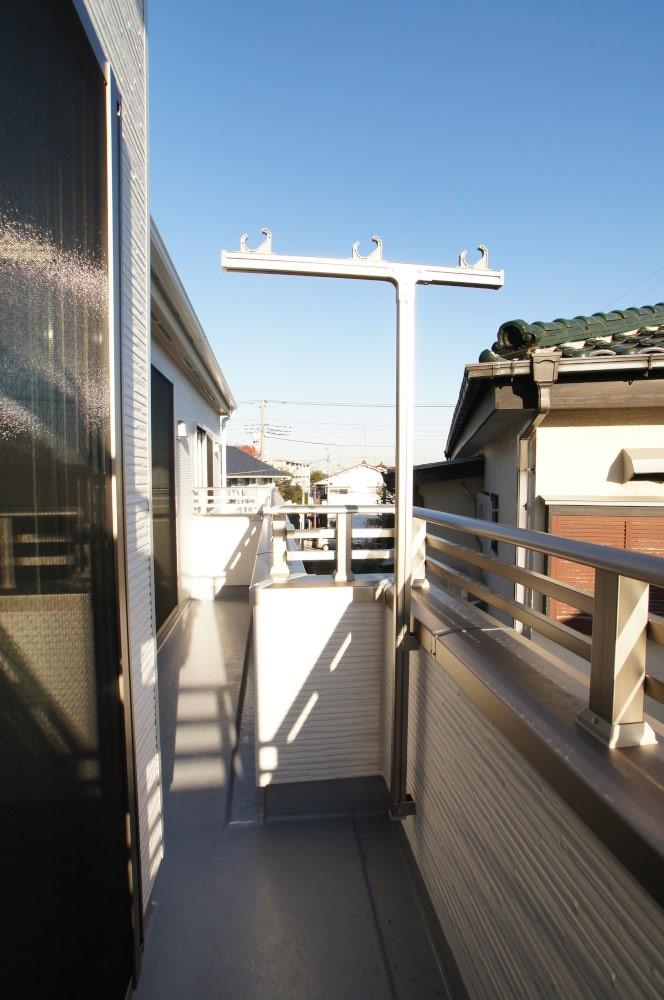 Balcony. Large balcony on the south-facing is a lot of laundry Jose