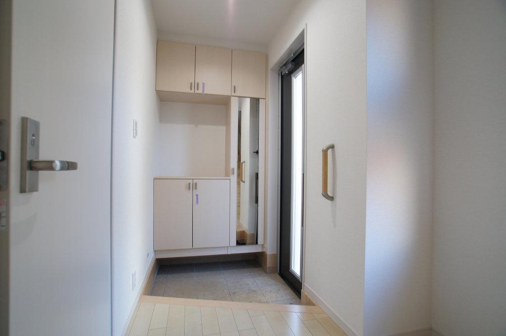 Entrance. Entrance of the spread will produce a feeling of luxury