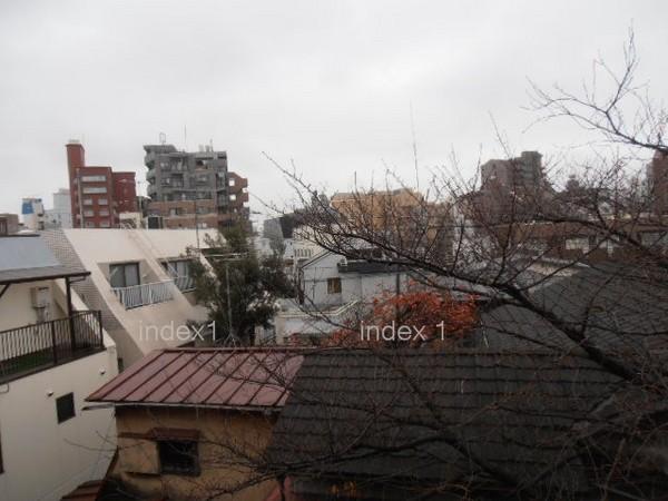 View photos from the dwelling unit. Green looks view feel the four seasons