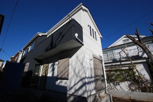 Local appearance photo. Car space 2 cars (varies according to the model) there