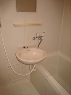 Bath. Room 101 of the room is a picture.