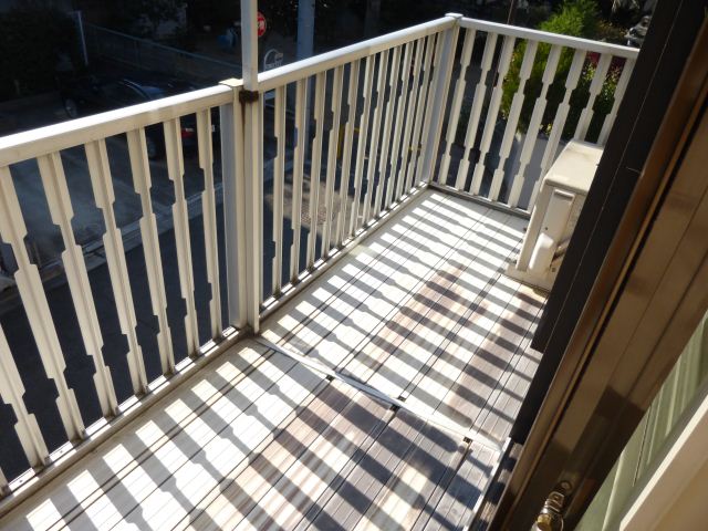 Balcony. A futon you Jose. 