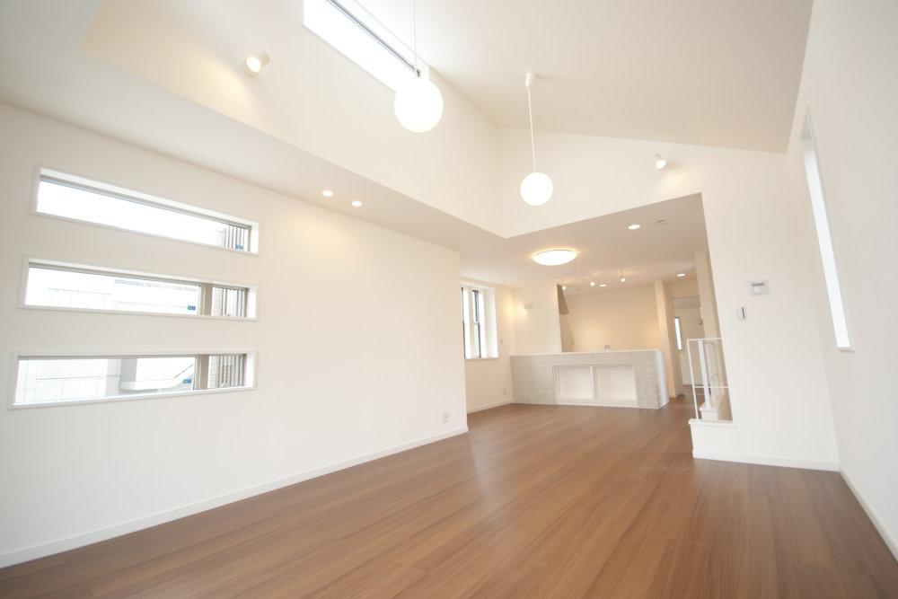 Same specifications photos (living). But is the living room floor heating has been installed, Will the brightness of the much there is no need to use the floor heating can be secured. (Example of construction)