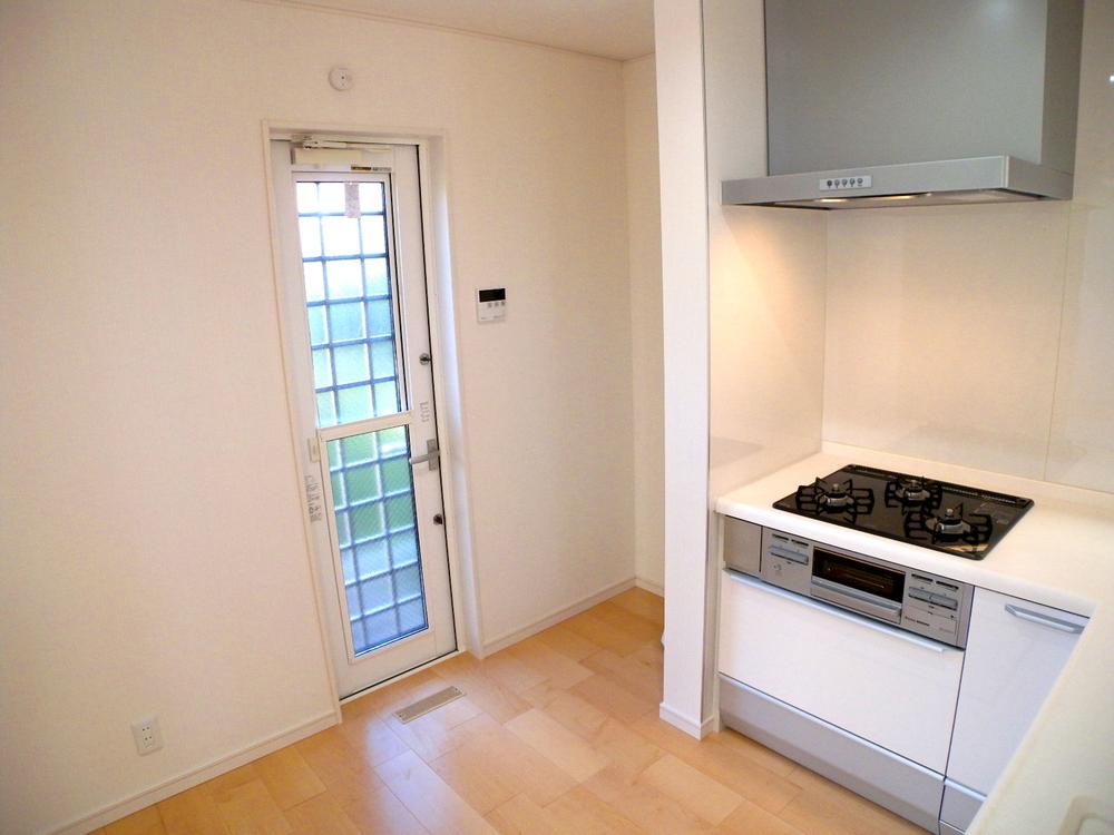 Kitchen. Indoor (11 May 2013) Shooting