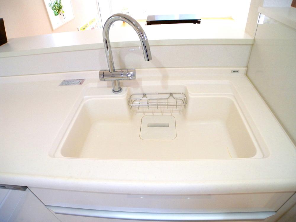 Kitchen. Indoor (11 May 2013) Shooting