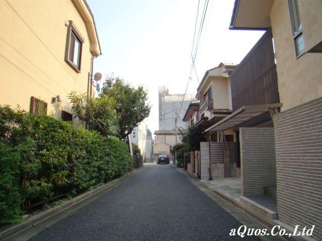 Local photos, including front road. Local (September 2013) Shooting