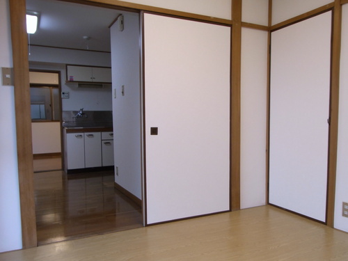 Other. Room (left hand entered the room)