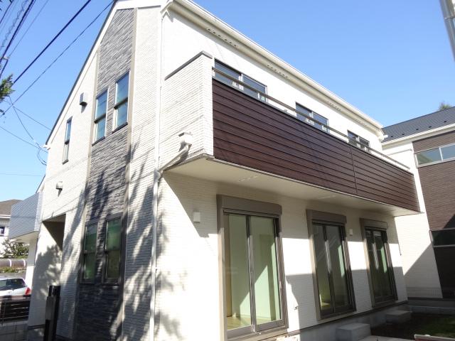 Local appearance photo. Indoor (10 May 2013) Shooting