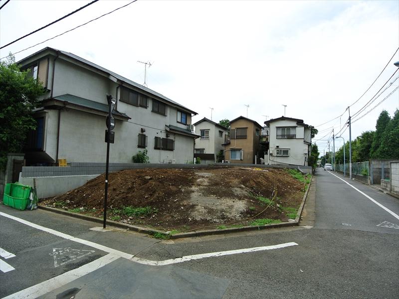 Local photos, including front road. Local (July 2013) Shooting